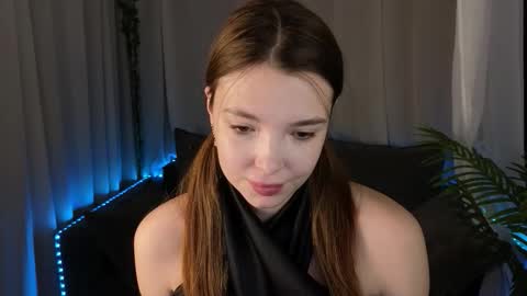 Snapshot of marshmelany chatting on 10.26.25 marshmelany online show from 10.26.25