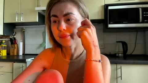Snapshot of martaluna_ chatting on 06.20.26 Marta online show from 06.20.26