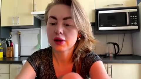 Snapshot of martaluna_ chatting on 06.23.26 Marta online show from 06.23.26