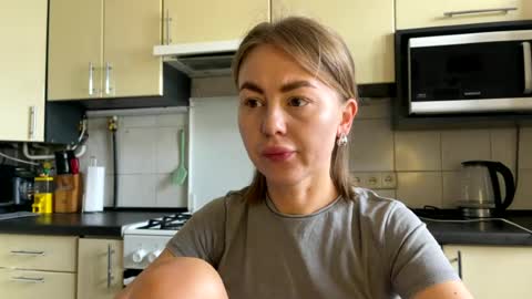 Snapshot of martaluna_ chatting on 06.26.26 Marta online show from 06.26.26