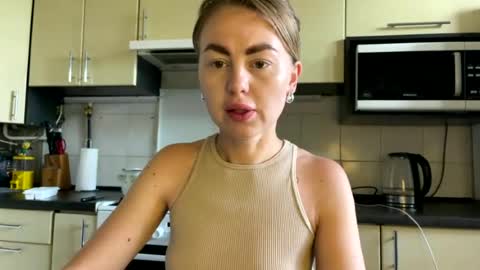 Snapshot of martaluna_ chatting on 06.29.26 Marta online show from 06.29.26