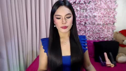Snapshot of martha_fox chatting on 01.08.25 DONT FORGET TO FOLLOW ME AND GIVE ME A THUMBS UP GUYS- martha online show from 01.08.25