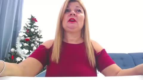 Snapshot of marthanollan chatting on 01.01.25 Martha online show from 01.01.25