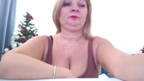 Snapshot of marthanollan chatting on 01.07.25 Martha online show from 01.07.25