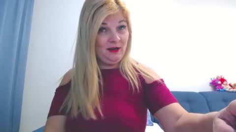 Snapshot of marthanollan chatting on 02.09.25 Martha online show from 02.09.25