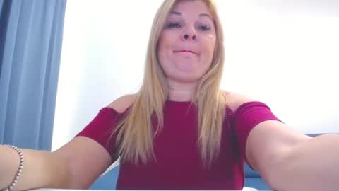 Snapshot of marthanollan chatting on 02.10.25 Martha online show from 02.10.25
