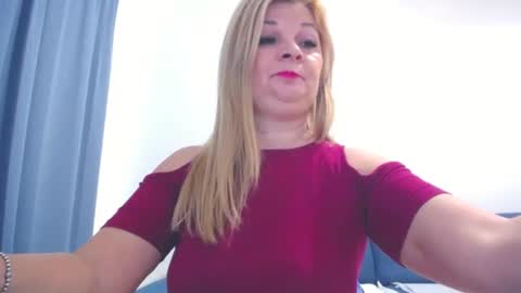 Snapshot of marthanollan chatting on 02.14.25 Martha online show from 02.14.25