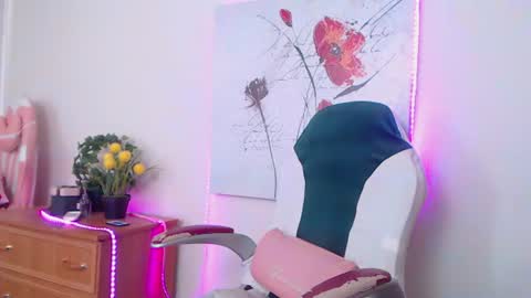 Snapshot of marthasimons chatting on 07.15.26 Martha online show from 07.15.26