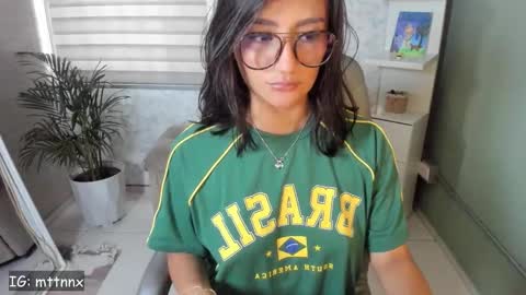 Snapshot of martiiinaa_ chatting on 11.25.25 Martina online show from 11.25.25