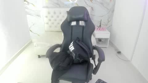 Snapshot of martina_gomezgomez chatting on 02.27.26 online show from 02.27.26