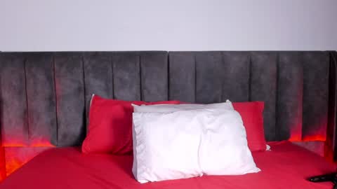 Laura online show from 01.11.25