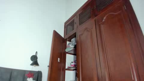 Laura online show from 12.01.25