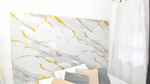 Snapshot of martina_lopezz1 chatting on 02.19.25 Martina online show from 02.19.25