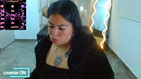 Snapshot of martina_tay chatting on 01.04.25 Hey im martina online show from 01.04.25