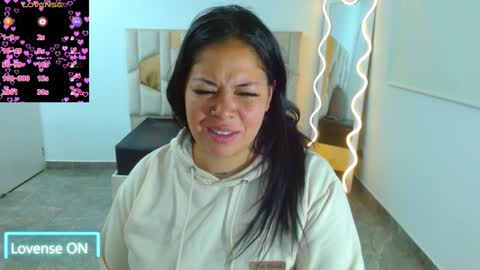 Snapshot of martina_tay chatting on 01.13.25 Hey im martina online show from 01.13.25