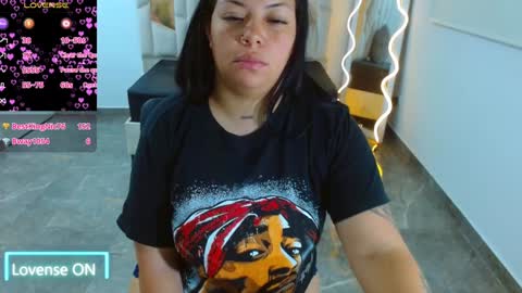Snapshot of martina_tay chatting on 01.13.25 Hey im martina online show from 01.13.25