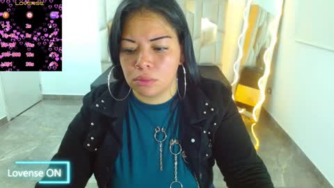 Snapshot of martina_tay chatting on 01.17.25 Hey im martina online show from 01.17.25