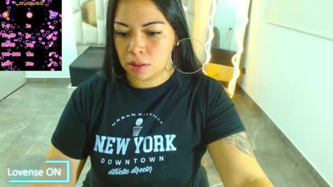 Snapshot of martina_tay chatting on 02.03.25 Hey im martina online show from 02.03.25