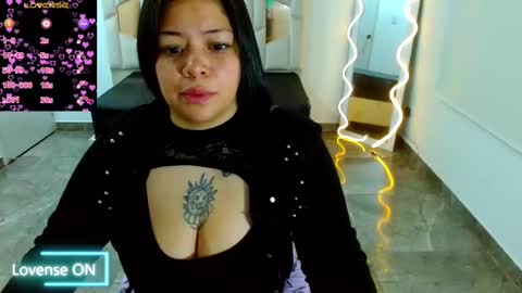 Snapshot of martina_tay chatting on 02.15.25 Hey im martina online show from 02.15.25