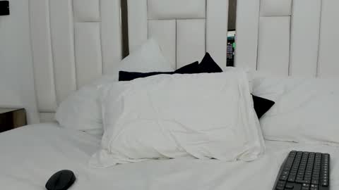 Snapshot of martina_xblack chatting on 01.25.25 Martina Black online show from 01.25.25