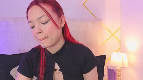 Snapshot of martinaa_garcia chatting on 06.15.26 Martina online show from 06.15.26