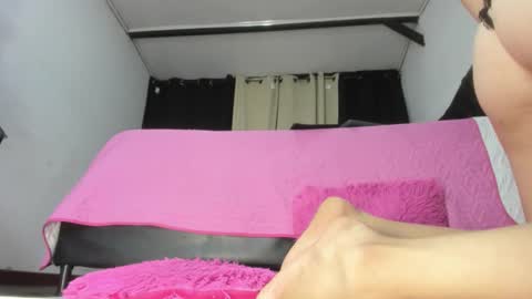 Snapshot of martinaclark chatting on 02.12.26 Martina online show from 02.12.26