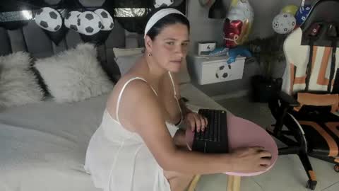 Snapshot of martinamilff chatting on 07.09.26 Martina online show from 07.09.26