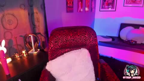 Snapshot of martinarouseee chatting on 02.12.25 Val online show from 02.12.25