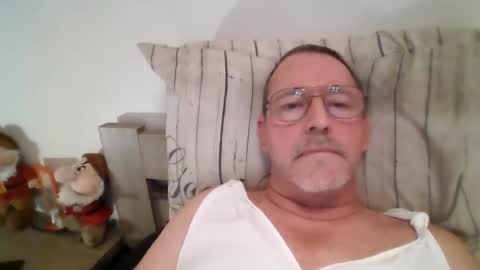 Snapshot of martinb62 chatting on 10.08.25 Hotguy61 online show from 10.08.25