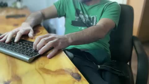 Snapshot of martincito22xl chatting on 09.10.25 Martincito online show from 09.10.25