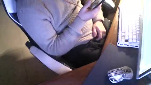 Snapshot of martingillesg chatting on 05.28.26 martingillesg online show from 05.28.26
