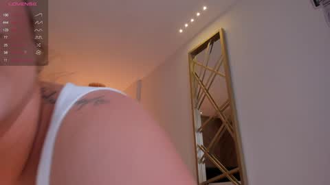 Snapshot of martinnabonnet chatting on 12.17.24 Martinna Bonnet online show from 12.17.24