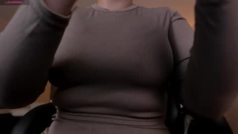 Snapshot of martinnabonnet chatting on 02.18.25 Martinna Bonnet online show from 02.18.25