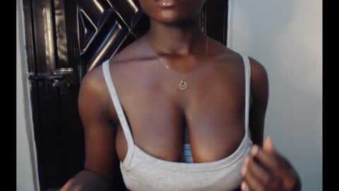 Snapshot of marvelous_pussy chatting on 03.04.25 sonia online show from 03.04.25
