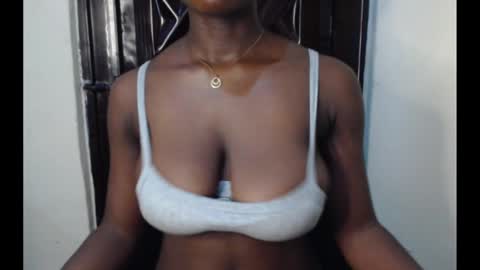 Snapshot of marvelous_pussy chatting on 03.05.25 sonia online show from 03.05.25