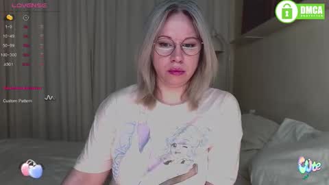Mary linn online show from 10.19.25