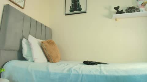 Snapshot of mary_cute9 chatting on 04.15.26 mary_cute9 online show from 04.15.26