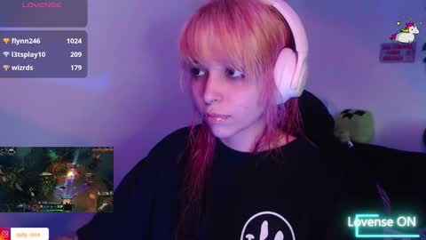 Snapshot of mary_janness chatting on 12.03.25 100 online show from 12.03.25