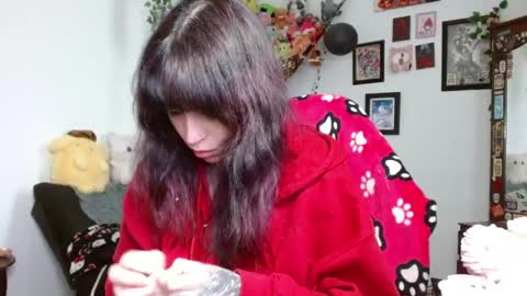 Snapshot of mary_janness chatting on 04.25.26 100 online show from 04.25.26