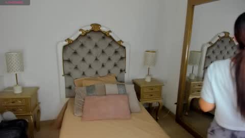 Snapshot of mary_joseph chatting on 11.04.25 mary joseph online show from 11.04.25