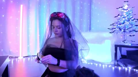 Snapshot of mary_julia chatting on 11.16.25 Julia online show from 11.16.25