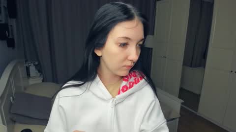 Snapshot of mary_loky chatting on 01.09.26 Mary online show from 01.09.26