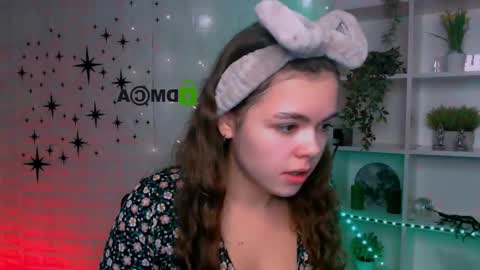 Snapshot of mary_meow_hot chatting on 12.02.25 Mary online show from 12.02.25