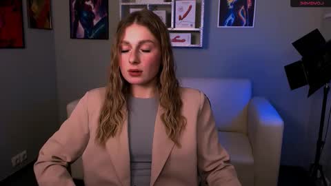 Snapshot of mary_meow_hot chatting on 12.22.25 Mary online show from 12.22.25