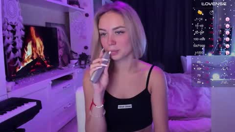 Mary online show from 11.23.25