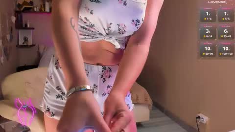 Snapshot of mary_rosenberg chatting on 10.19.25 Mary online show from 10.19.25