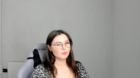 Snapshot of mary_wave_ chatting on 05.20.26 Alice online show from 05.20.26