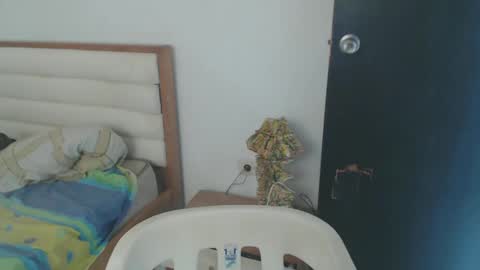 maryam_arabicmilk online show from 02.21.25