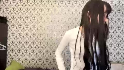 Snapshot of maryamtraylor chatting on 12.20.25 Sofia online show from 12.20.25