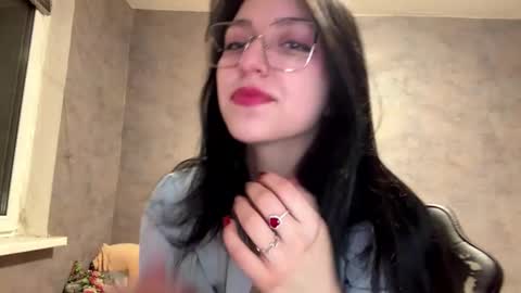 Stephie online show from 12.19.25